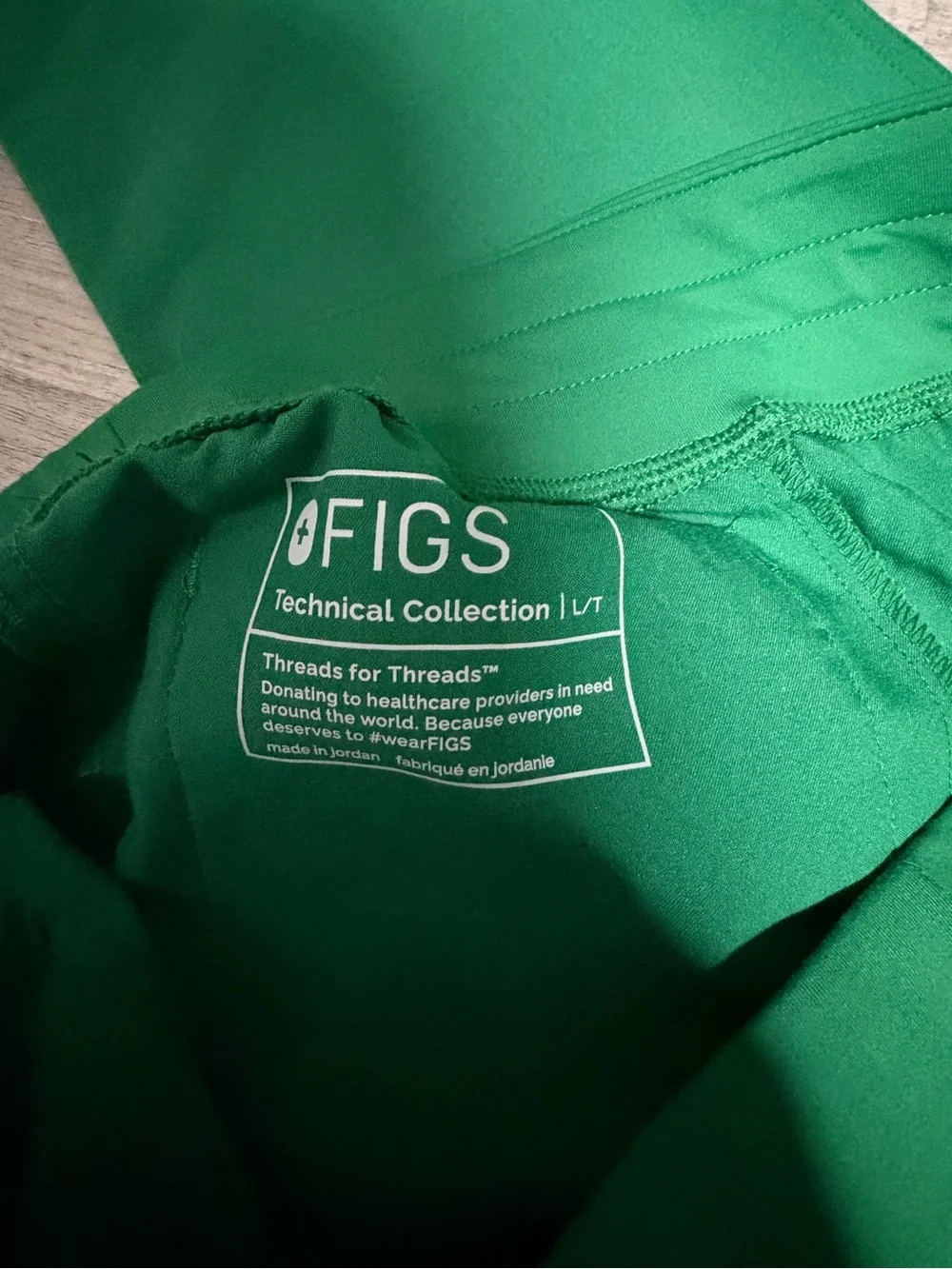 FIGS Green Scrub Set | Mandarin Collar Top L & Cargo Pants LT